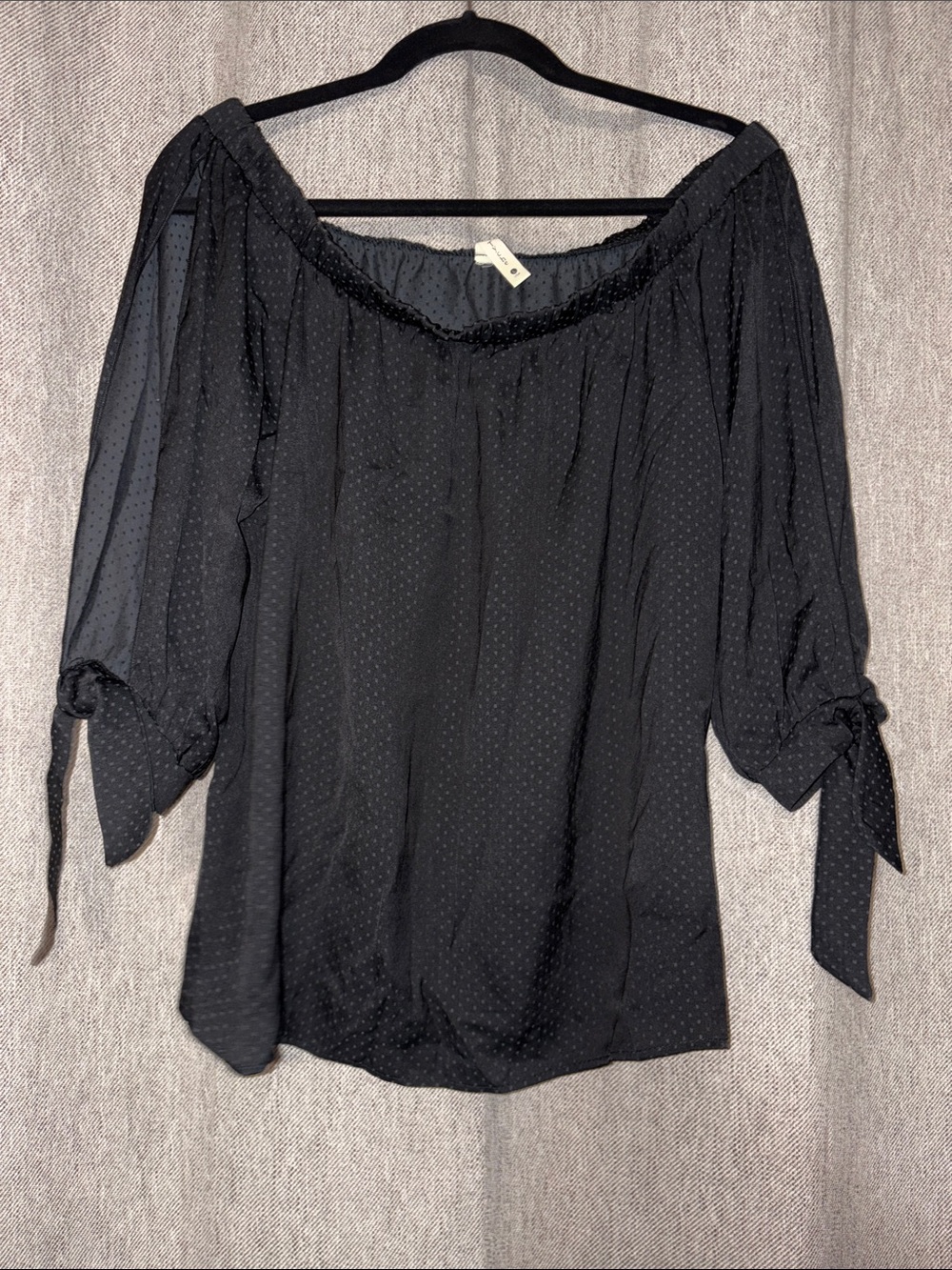 Tyche multi style open sleeve, tie sleeve top from Goldentote.